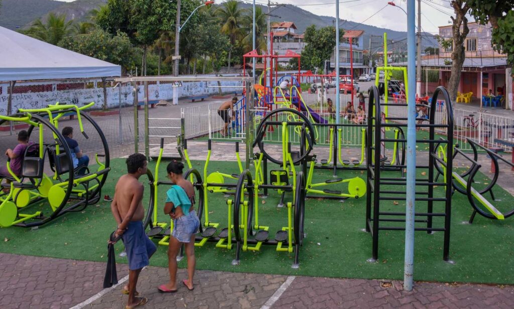 Revitalização e colocação de brinquedos e aparelhos de ginástica na Praça dos Três Discos – Cohab Padre Jose de Anchieta