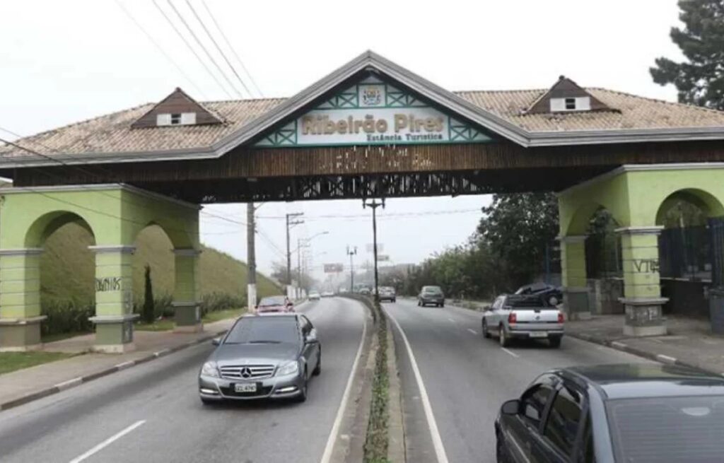Pavimentação da rua Constantinopla no bairro Quarta Divisão – Ribeirão Pires