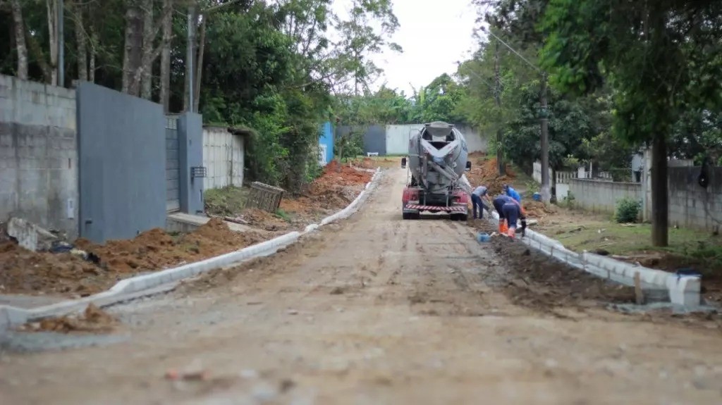 Pavimentação da Rua Eraldo Nascimento de Paula no bairro Quarta Divisão – Ribeirão Pires