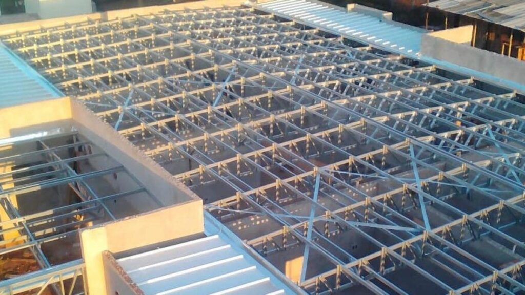 Reconstrução da cobertura da quadra da creche Cleide Palma Pauli – Dobrada