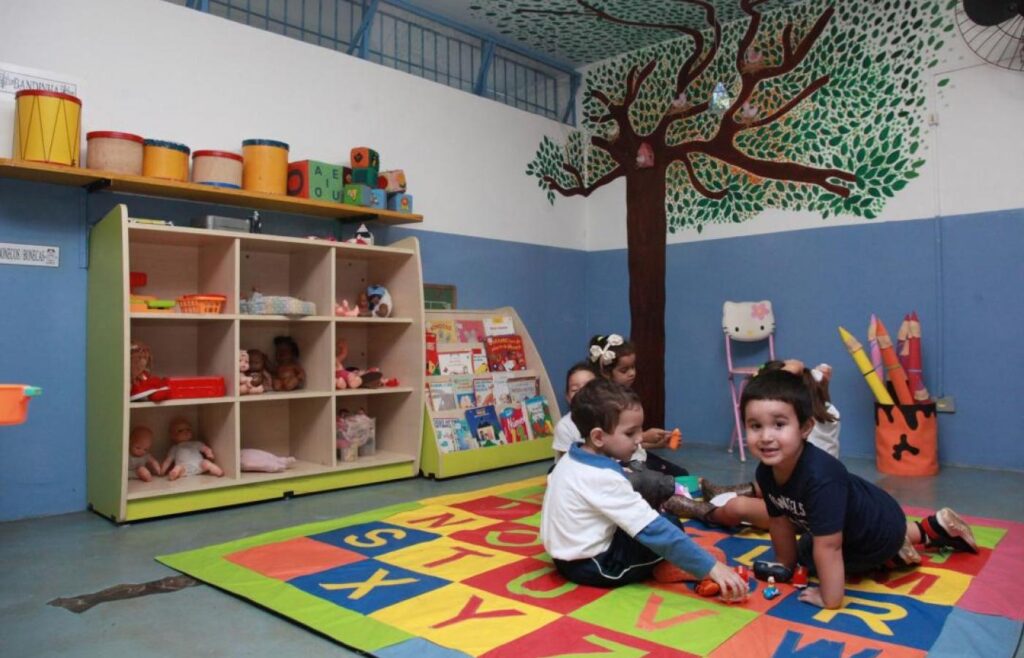 Aquisição de mobiliário e equipamentos para a Nova Creche Municipal Maria José César – Pracinha