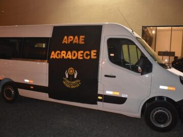 Van adaptada para a APAE  Avaré