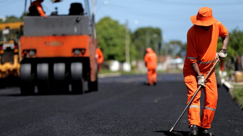 Pedido de Asfalto e Saneamento Básico (Av. Ribeirã