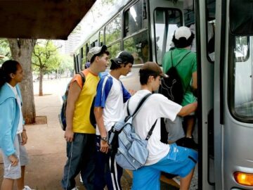 Aquisição de um veículo para Associação EDUCANDÁRIO DO PINHAL, utilizado no transporte de crianças e adolescentes em situação de risco – Espírito Santo do Pinhal