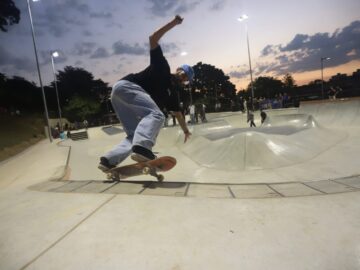 Construção de uma pista de skate e playground para as crianças  Ribeirão Branco