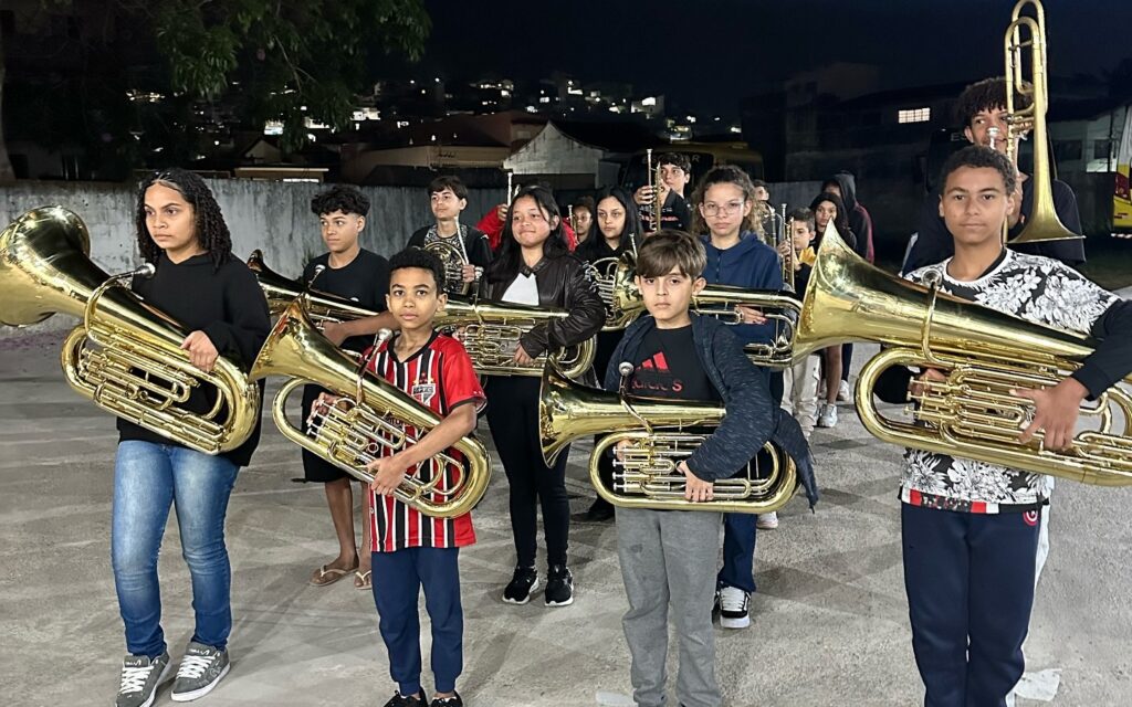 Compra de instrumentos para a Orquestra Municipal de Santa Isabel