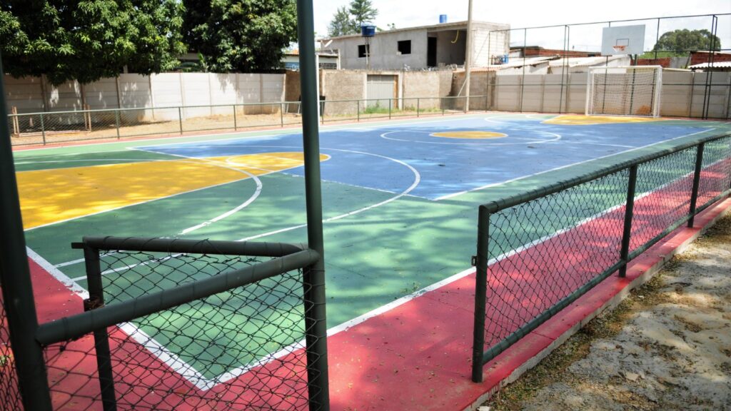 Quadra de esportes do Bairro Barranco Alto  Caraguatatuba