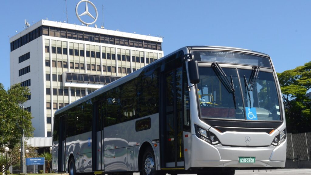 Compra de um veículo para transportar as crianças diagnosticadas com transtornos globais do desenvolvimento  Rubinéia