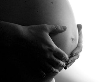 Aquisição de medicamento estrogenol para mulheres