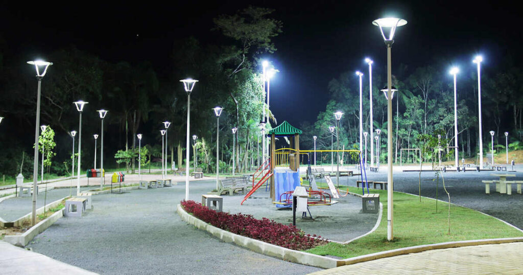Parque com iluminação em Led  São Pedro