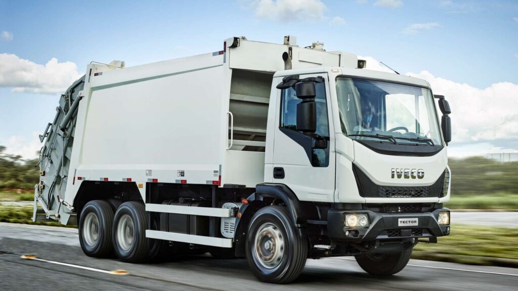 Aquisição de caminhão compactador  Ã“leo