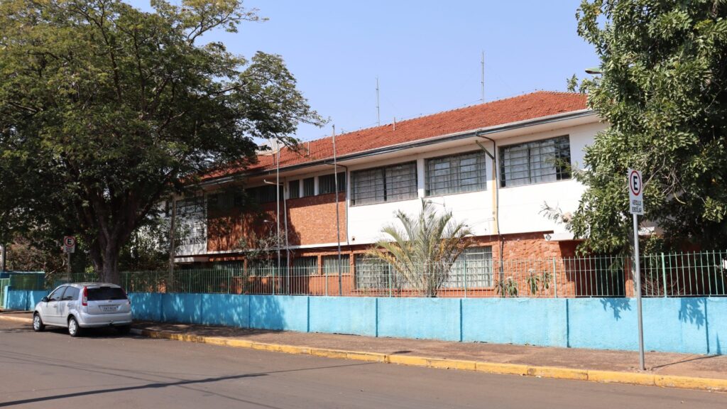 Reformas de escolas municipais  Bariri