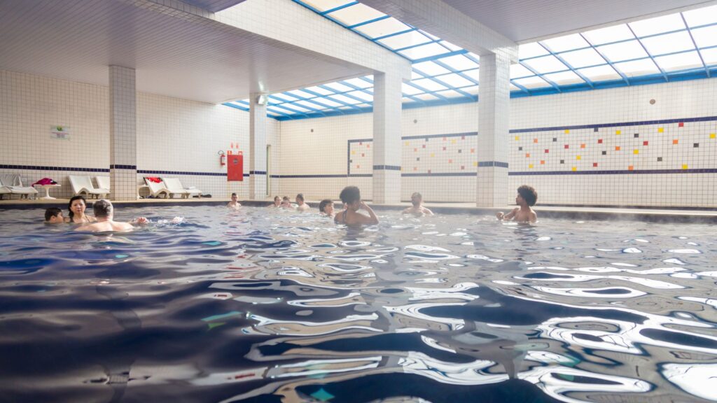 Construção da cobertura da piscina municipal  Uru