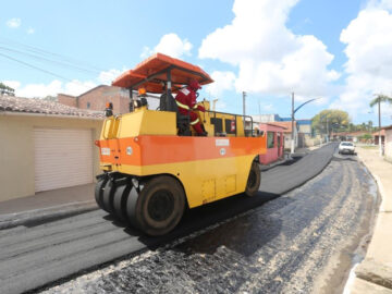Pavimentação da rua Mangueiras em Monte Serrat