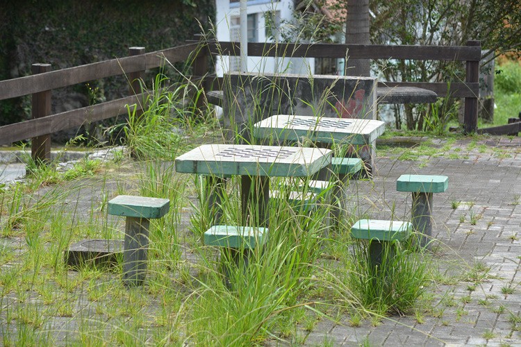 Pedido de reforma na Praça e Viela da Rua Januário