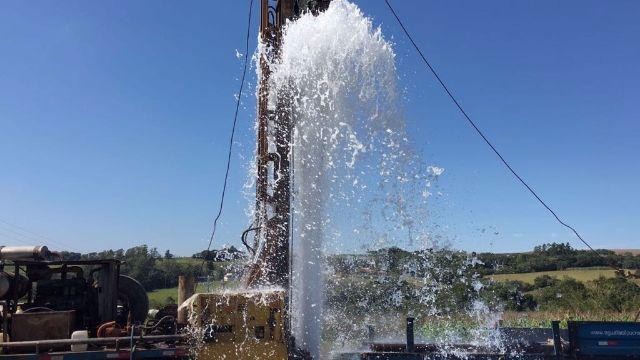 Poços artesianos no bairro Abaitinga – São Miguel Arcanjo