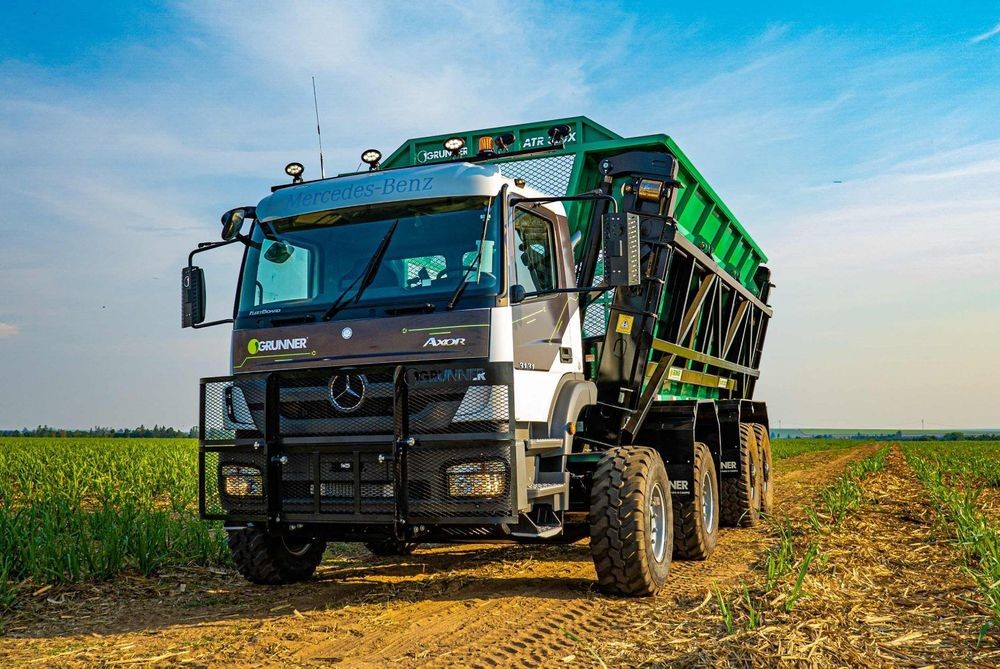 Aquisição de 1 trator e implementos agrícolas  Arealva