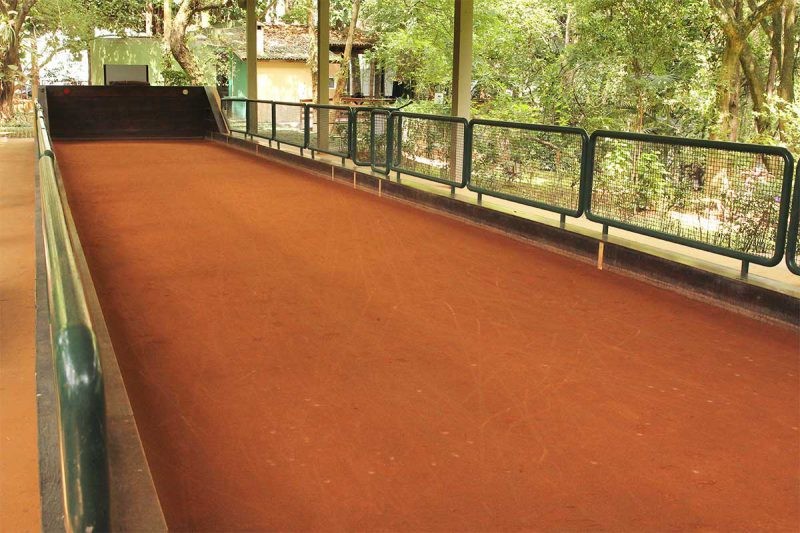 Construção de Campo de Bocha  Mariápolis