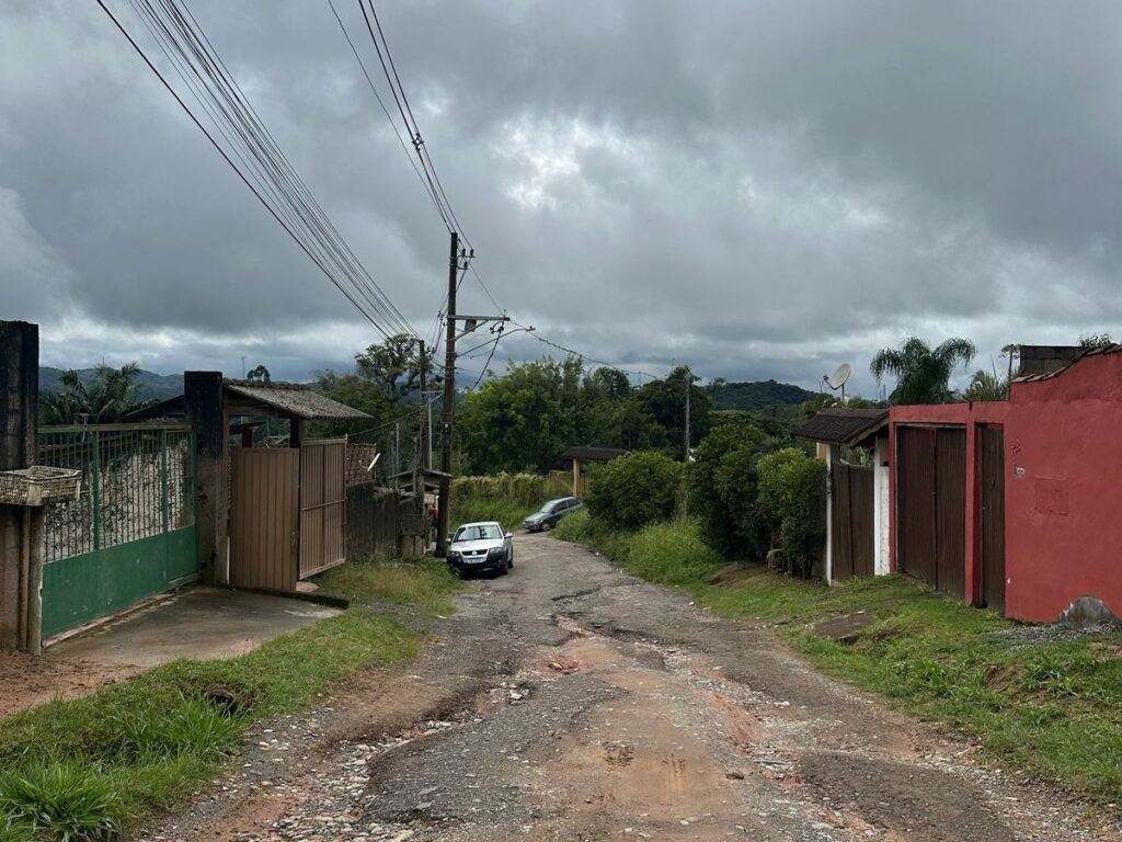 Custeio para pavimentação asfáltica na Rua Professor Jorge Nino Soares, localizado no Bairro do Justino  Juquitiba