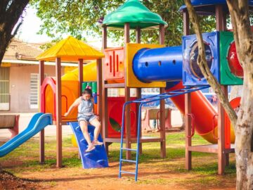 Implantação de parque infantil e academia ao ar livre no Bairro Barreiro  Nova Campina