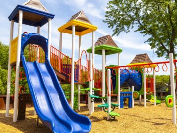 Implantação de novos mobiliários, playground, academia ao ar livre, paisagismo, iluminação e espaços de integração para todas as faixas etárias no Bairro Boraceia – Bertioga