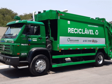 Aquisição de caminhão de coleta seletiva de lixo com capacidade de 15m³ no município de Lins