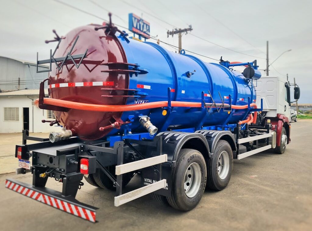 Aquisição de caminhão a vácuo para limpeza de fossas  Jaci