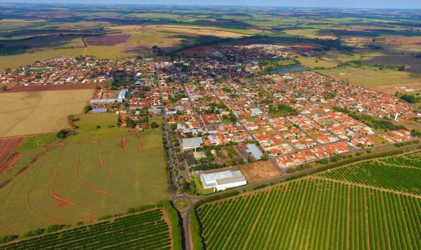 Rotatoria na entrada de Cajobi e saída para Embaub