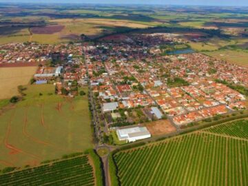 Rotatoria na entrada de Cajobi e saída para Embaub