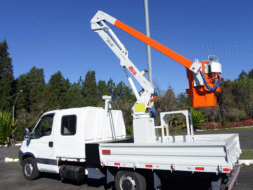 Compra de caminhão cabine dupla com cesto aéreo