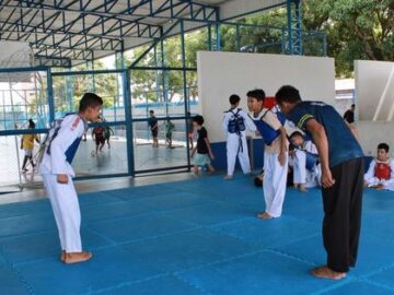 Núcleos esportivos para atendimento de crianças ca