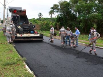 Pavimentação da rua Francisco de Herrera  Campo L