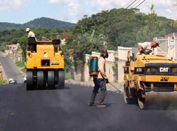 Pavimentação da rua Santo AntÃ´nio no Amador Bueno