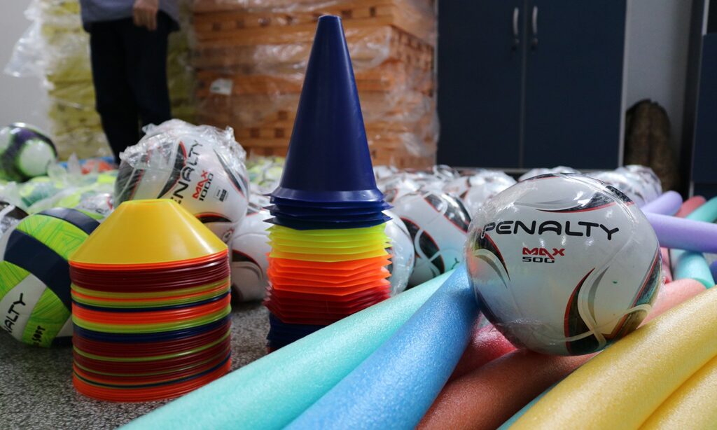Materiais esportivos para a Escola PEI EE Aparecido Gonçalves Lemos – Canitar