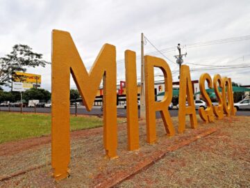 Aquisição de 2 (dois) ônibus e uma ambulância completa do SAMU; e construção de uma areninha poliesportiva – Mirassol