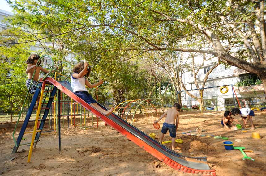 Instalação de um parque infantil público no bairro da Aroeira – Aparecida