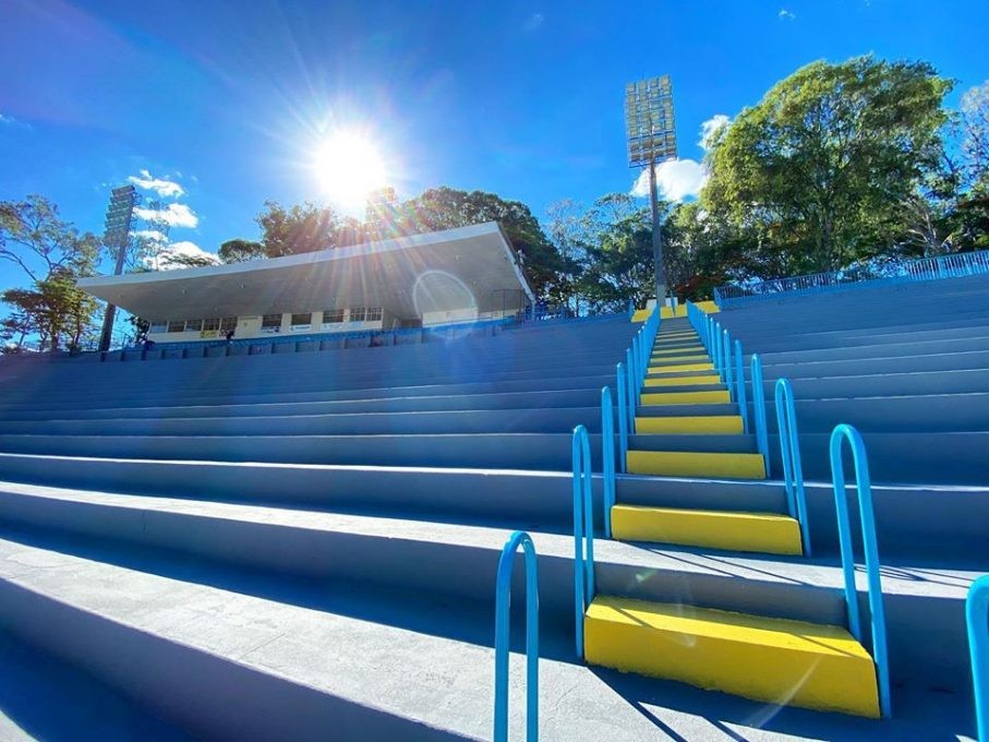 Reforma do vestuário e arquibancada do Campo Municipal  Dobrada