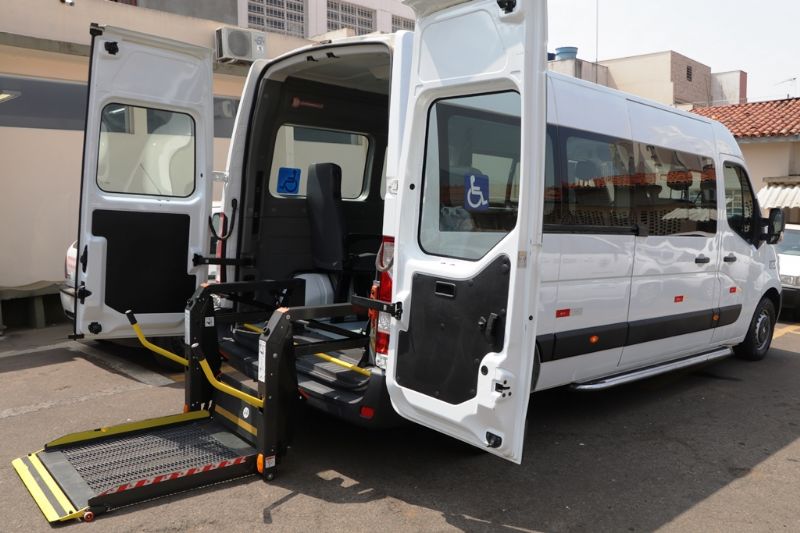 Aquisição de van para a saúde de Roseira