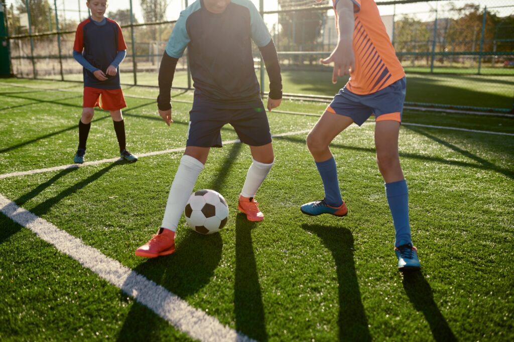 Implantação de escola de futebol masculino e feminino na cidade de Regente Feijó