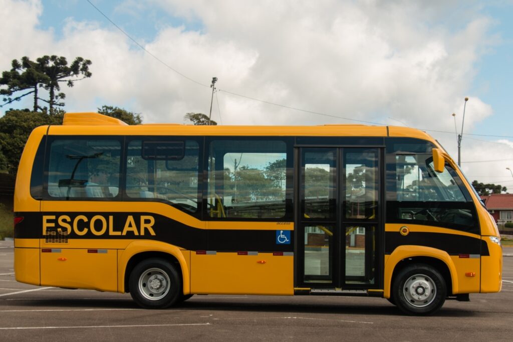 Aquisição de uma van escolar para a APAE de Itararé
