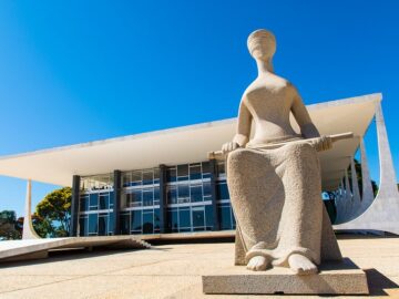 PL 4754/2016 – Tipifica crime de responsabilidade dos Ministros do Supremo Tribunal Federal a usurpação de competência do Poder Legislativo ou do Poder Executivo.