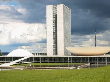 PDL 78/2019 – Extingue o “auxílio-mudança”, ajuda de custo paga aos membros do Congresso Nacional ao início e ao fim de cada mandato para compensar despesas efetuadas com mudança e transporte.