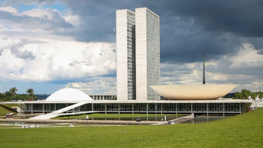 PDL 78/2019 – Extingue o “auxílio-mudança”, ajuda de custo paga aos membros do Congresso Nacional ao início e ao fim de cada mandato para compensar despesas efetuadas com mudança e transporte.