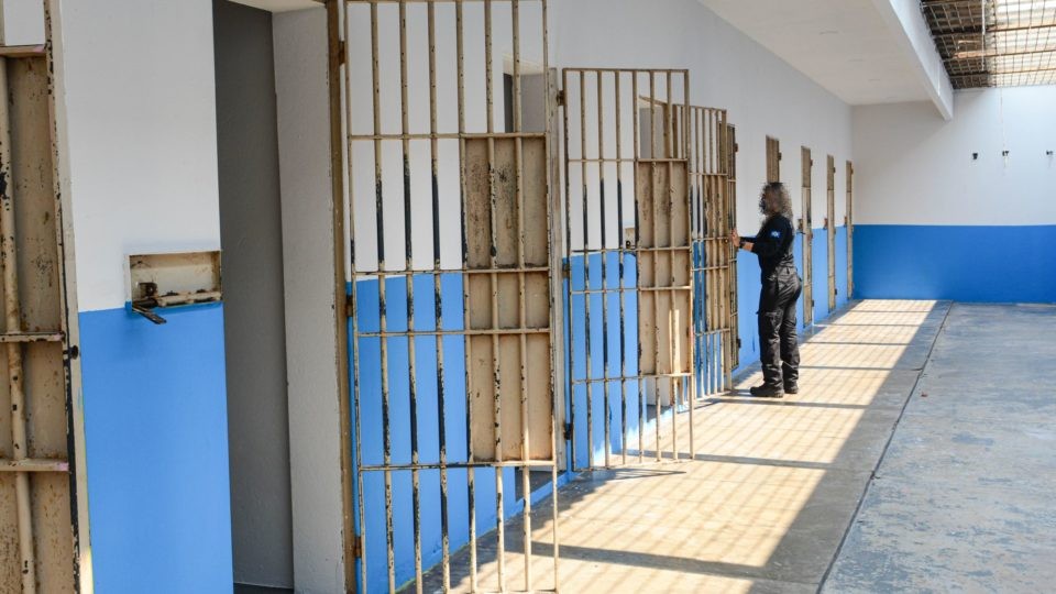 PL 8309/2017 – Aumenta a pena do crime de divulgação de imagem íntima de criança ou adolescente e tipifica a conduta de exposição de intimidade sexual.