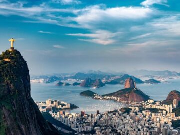PEC 330/2017 – PLEBISCITO – Estabelece que o plebiscito e o referendo poderão ser realizados juntamente com as eleições.