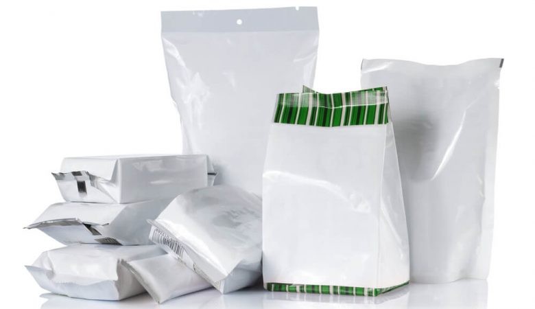 PL 10942/2018 – Prevê que as embalagens de alimentos destinados ao consumo pelo público infantil não devem ter partes contundentes ou que possam ser facilmente destacadas e engolidas, nem constituintes tóxicos.