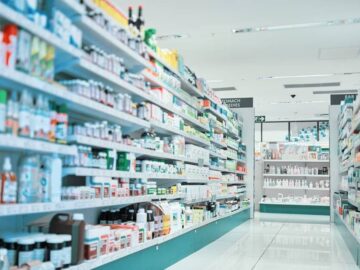 PL 9970/2018 – Obriga o Sistema Único de Saúde (SUS) a adquirir medicamentos de alto custo na rede de farmácias privadas ou a ressarcir os pacientes no caso de falta desses medicamentos nos estoques das farmácias públicas.